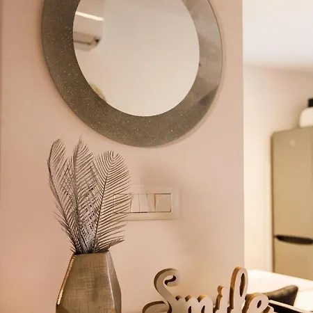 Miki - City Center With Large Balcony Appartamento *