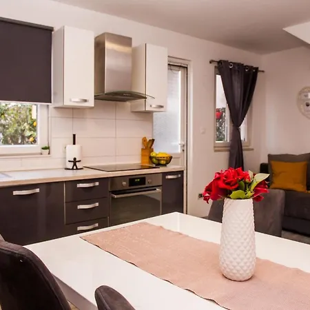 Appartamento Miki - City Center With Large Balcony Spalato