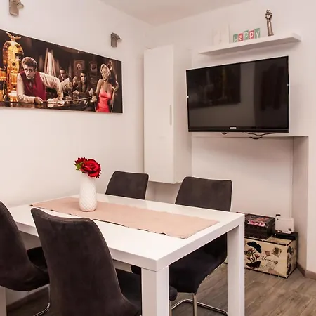 Miki - City Center With Large Balcony *