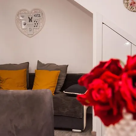 Miki - City Center With Large Balcony Spalato