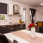 Apartamento Miki - City Center With Large Balcony Split